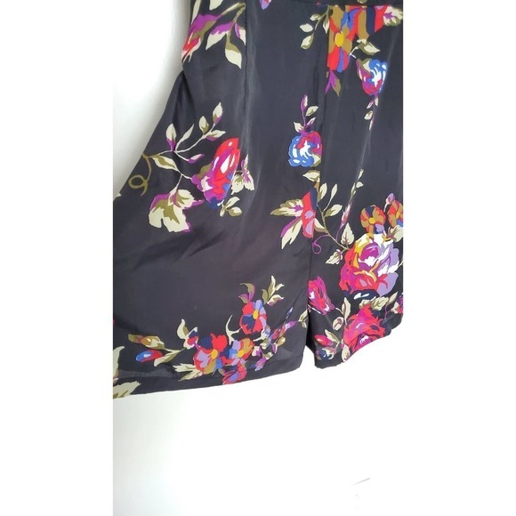 NWT Black‎ Satin Floral Romper Arden B. Strappy Tie Waist , Sz L - Picture 9 of 10